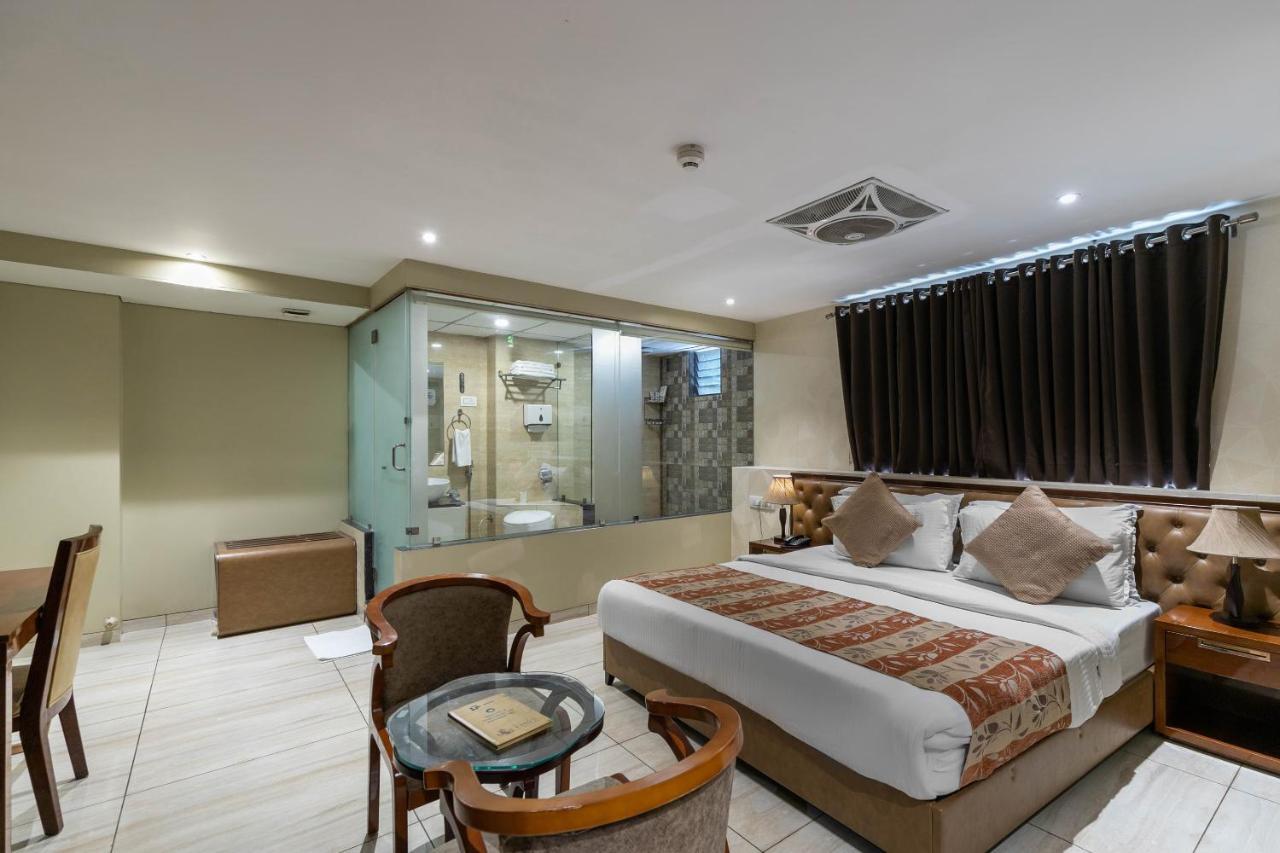 Hotel Kings Heritage Surat Esterno foto