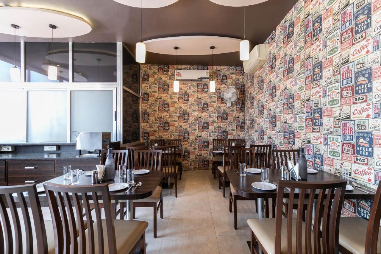 Hotel Kings Heritage Surat Esterno foto